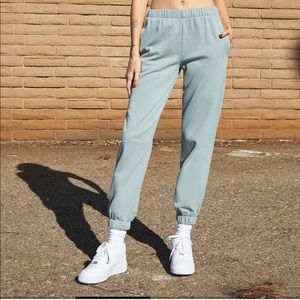 Brandy Melville Rosa Sweatpants